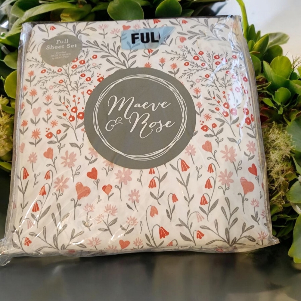 Dorm /Apt Full Size Sheet Set Pc White and Pink Hearts New